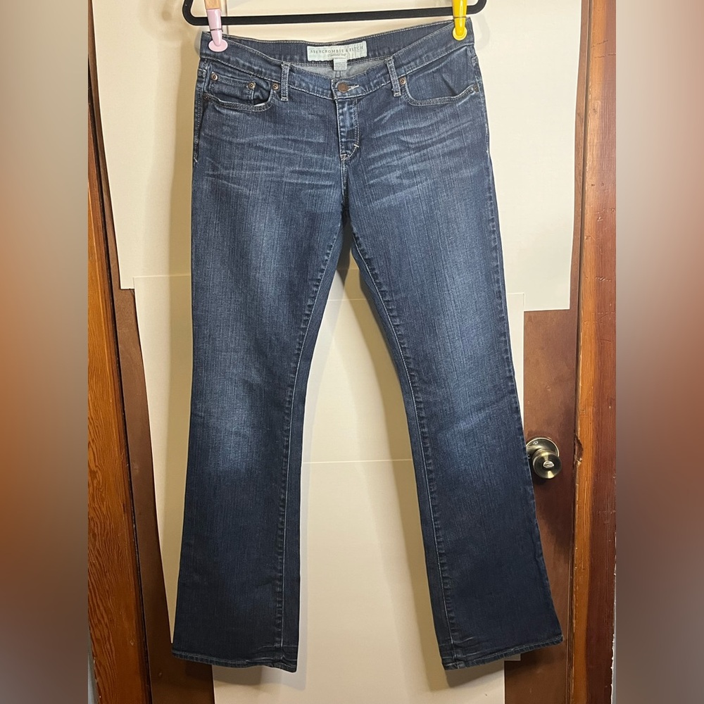 Abercrombie & Fitch Women’s 6R (Waist 32) Dark Blue Low-Rise Boot Cut Jean
